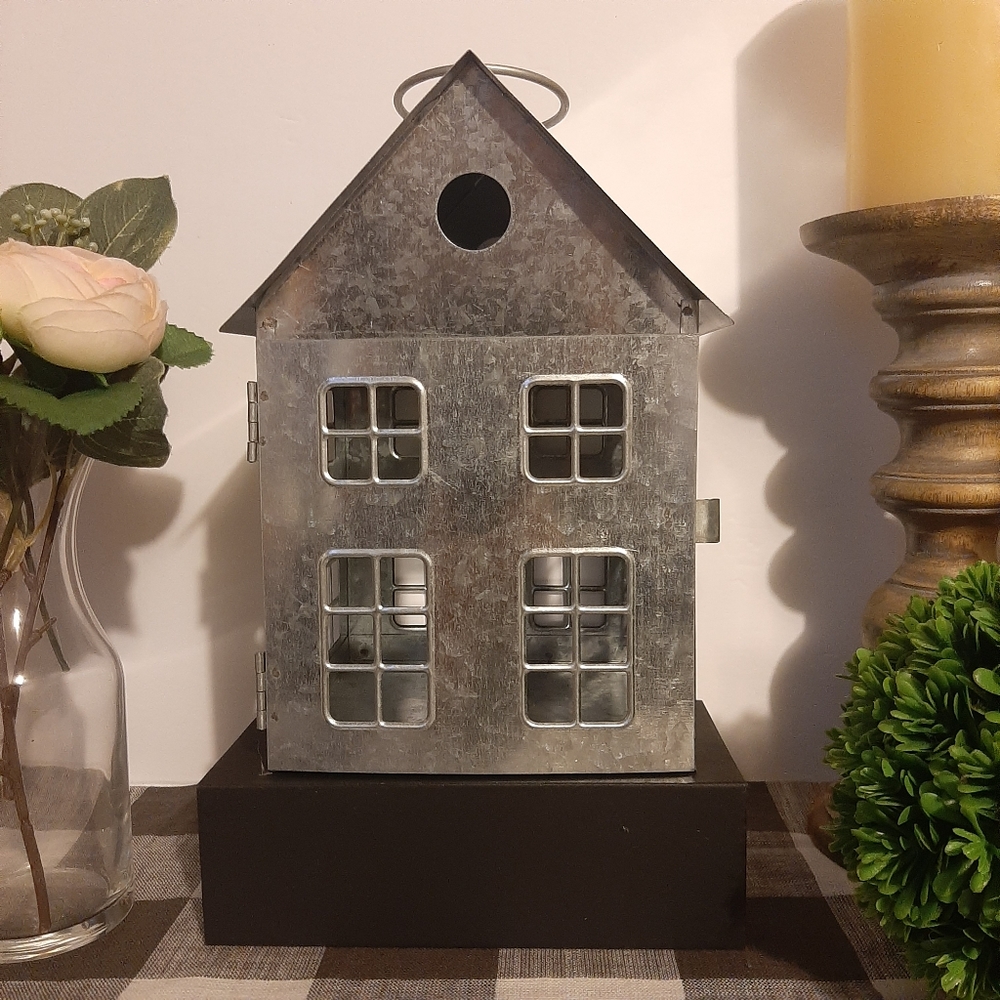 ❌SOLD❌Galvanized Metal House